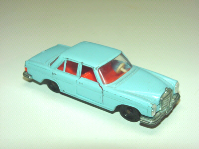 Bauer 1/64 Edition Noël 2024 Mercedes Benz 190D Bleu Clair - Slot Car-Union